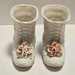 Set of 2 Victorian-style lace-up Porcelain Boot Vases With Floral Rose Design